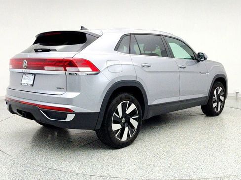 Used 2025 Volkswagen Atlas Cross Sport SE image 5