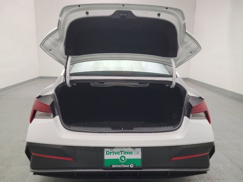 Used 2025 Hyundai Elantra SE w/ Cargo Package FWD image 29