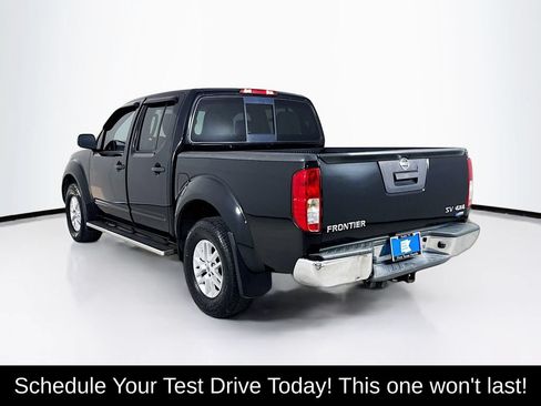 Used 2018 Nissan Frontier SV AWD/4WD image 5