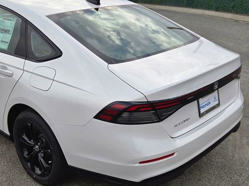 New 2025 Honda Accord SE image 8