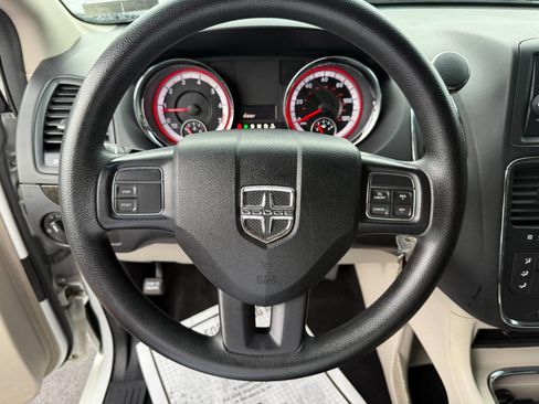 Used 2015 Dodge Grand Caravan SXT w/ Security Group image 19