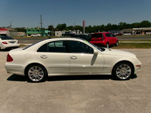 Used 2008 Mercedes-Benz E 350 4MATIC Sedan image 6