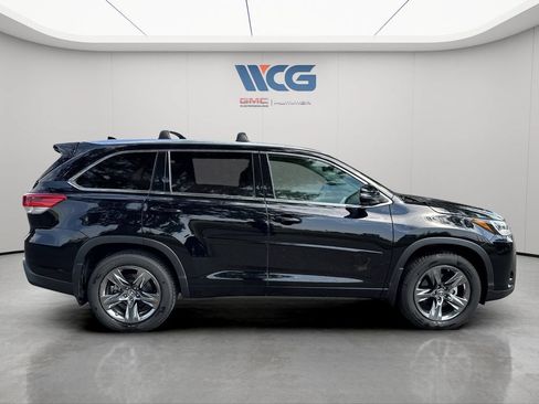 Used 2019 Toyota Highlander Limited Platinum AWD/4WD image 2