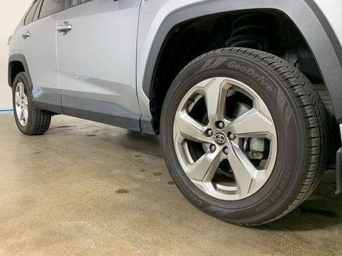 Used 2021 Toyota RAV4 Limited image 6