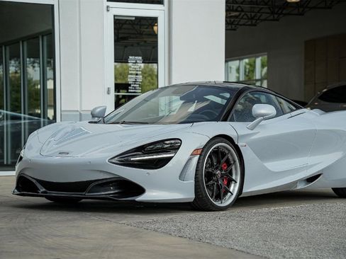 Used 2018 McLaren 720S image 8