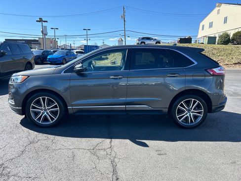 Used 2019 Ford Edge Titanium w/ Equipment Group 301A image 5