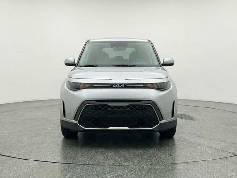Used 2025 Kia Soul LX w/ LX Technology Package image 2