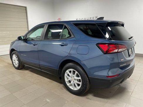 Used 2024 Chevrolet Equinox LS w/ LS Convenience Package image 4