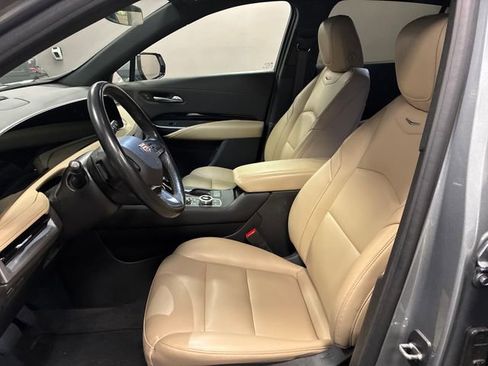 Used 2024 Cadillac XT4 Luxury w/ Cold Weather Package FWD image 9
