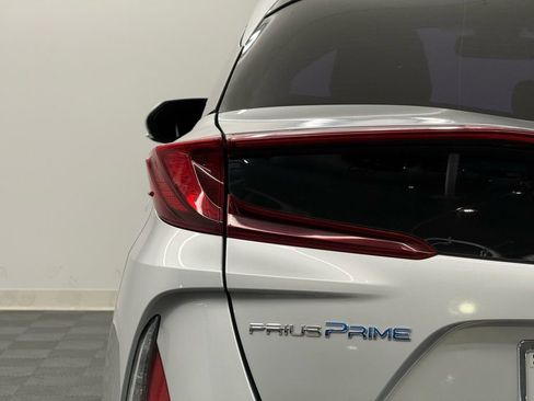 Used 2022 Toyota Prius Prime XLE image 9
