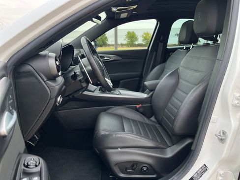 Used 2024 Alfa Romeo Tonale Veloce w/ Premium Interior Package image 12