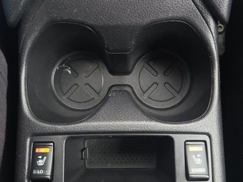 Used 2017 Nissan Rogue SV w/ SV Premium Package image 34