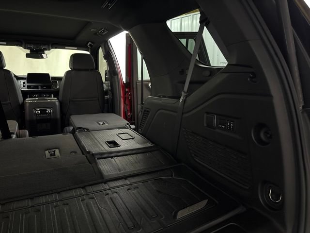 Used 2023 GMC Yukon SLT w/ SLT Premium Package AWD/4WD image 16