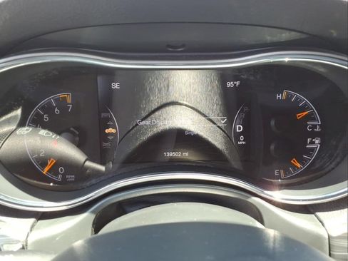 Used 2020 Jeep Grand Cherokee Altitude RWD image 22