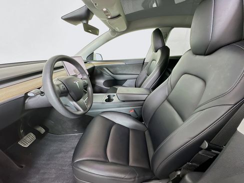 Used 2023 Tesla Model Y Long Range image 13
