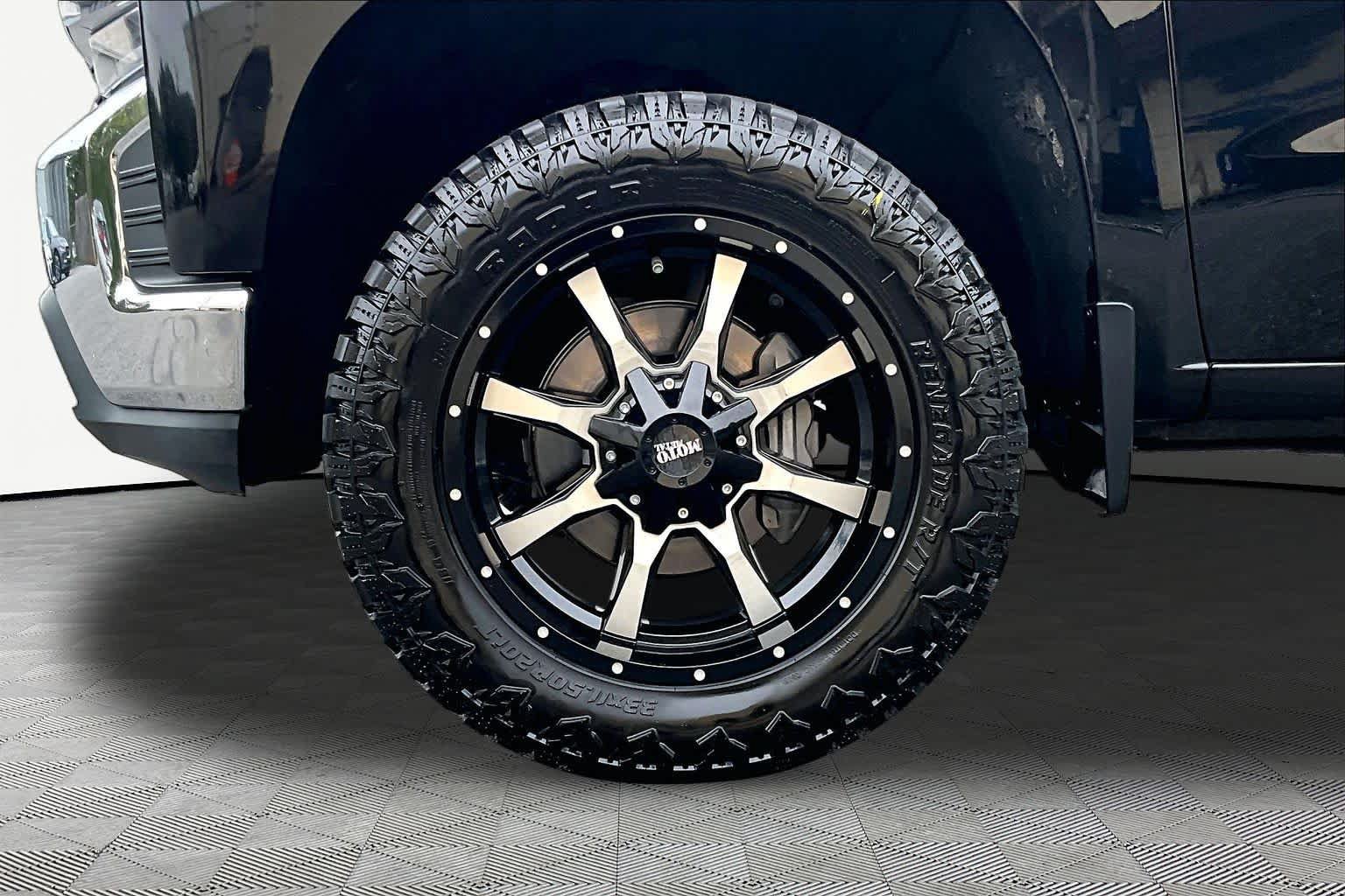 Used 2021 Chevrolet Silverado 1500 LT w/ Z71 Off-Road Package AWD/4WD image 21