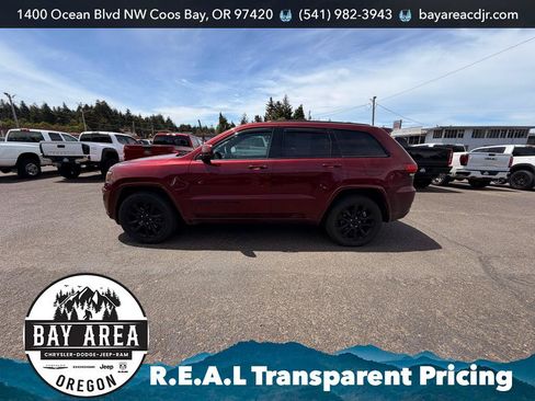 Used 2021 Jeep Grand Cherokee Laredo X AWD/4WD image 3