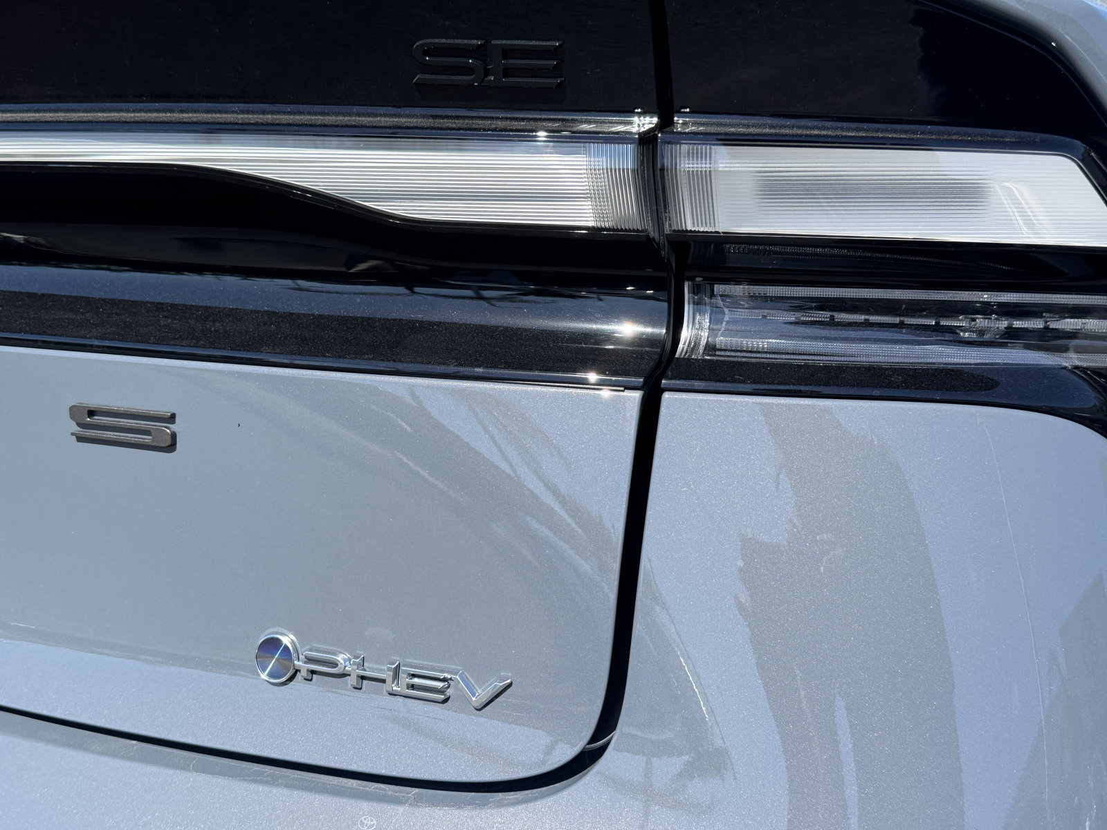 New 2027 Toyota Prius Plug-In Hybrid FWD image 14