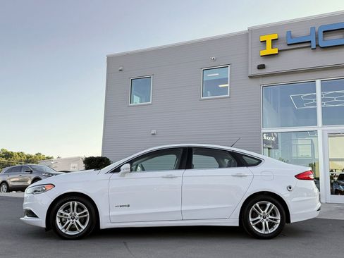 Used 2018 Ford Fusion SE w/ Equipment Group 602A FWD image 9