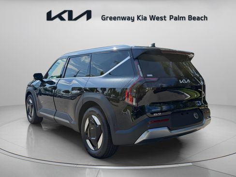 Certified 2026 Kia EV9 Wind AWD/4WD image 5