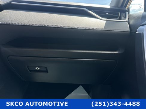 Used 2022 Toyota RAV4 XLE w/ Convenience Package image 24