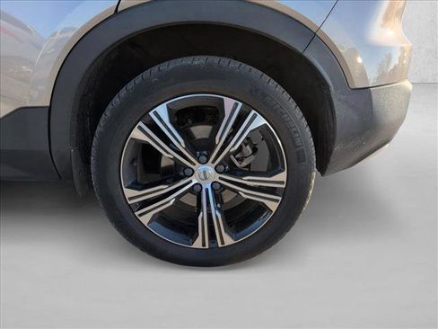 Used 2021 Volvo XC40 T5 Inscription image 12