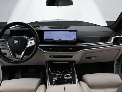 Used 2025 BMW X7 xDrive40i w/ Executive Package AWD/4WD image 11