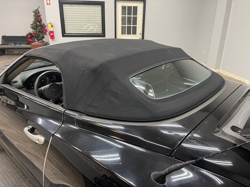 Used 2005 Chrysler Crossfire Limited image 11