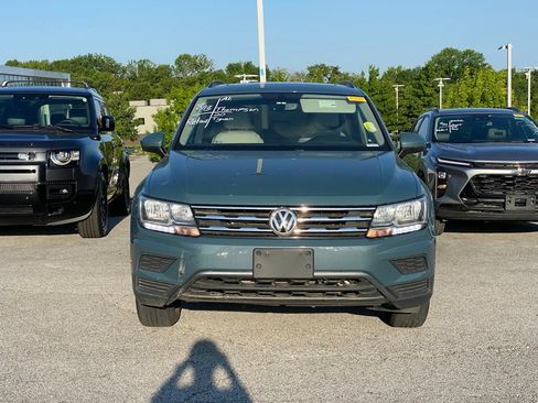 Used 2020 Volkswagen Tiguan SE w/ Panoramic Sunroof Package AWD/4WD image 2