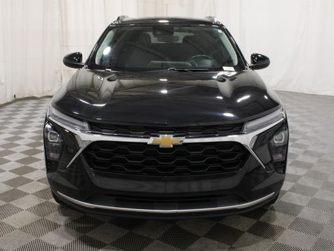 Used 2024 Chevrolet Trax LT w/ Driver Confidence Package FWD image 34