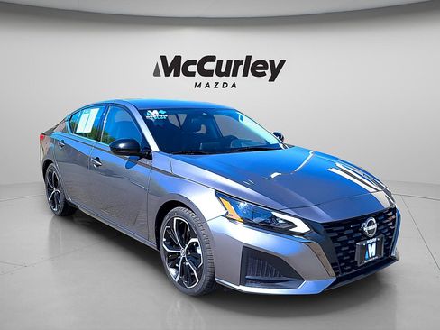 Used 2024 Nissan Altima 2.5 SR FWD image 1