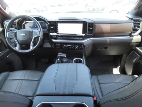Certified 2024 Chevrolet Silverado 1500 High Country w/ High Country Premium Package AWD/4WD image 12