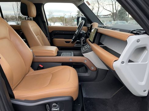 Used 2023 Land Rover Defender 130 First Edition image 15