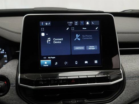 Certified 2025 Jeep Compass Latitude image 30