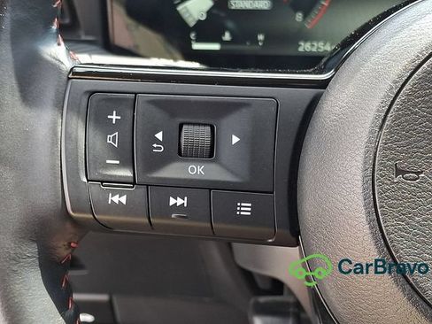 Used 2025 Nissan Kicks SR AWD/4WD image 22