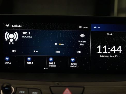 Certified 2025 Acura RDX SH-AWD image 22