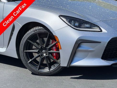 Used 2024 Toyota GR86 Premium w/ Performance Package image 5
