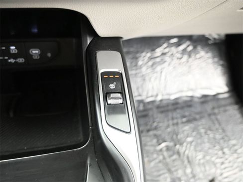 Certified 2025 Kia Sorento S image 32