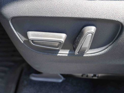 Certified 2025 Toyota Grand Highlander FWD image 21