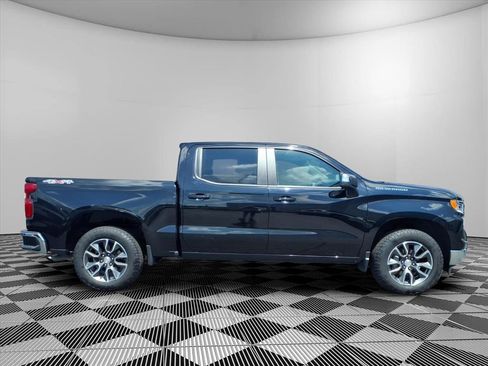 Used 2024 Chevrolet Silverado 1500 LT AWD/4WD image 30