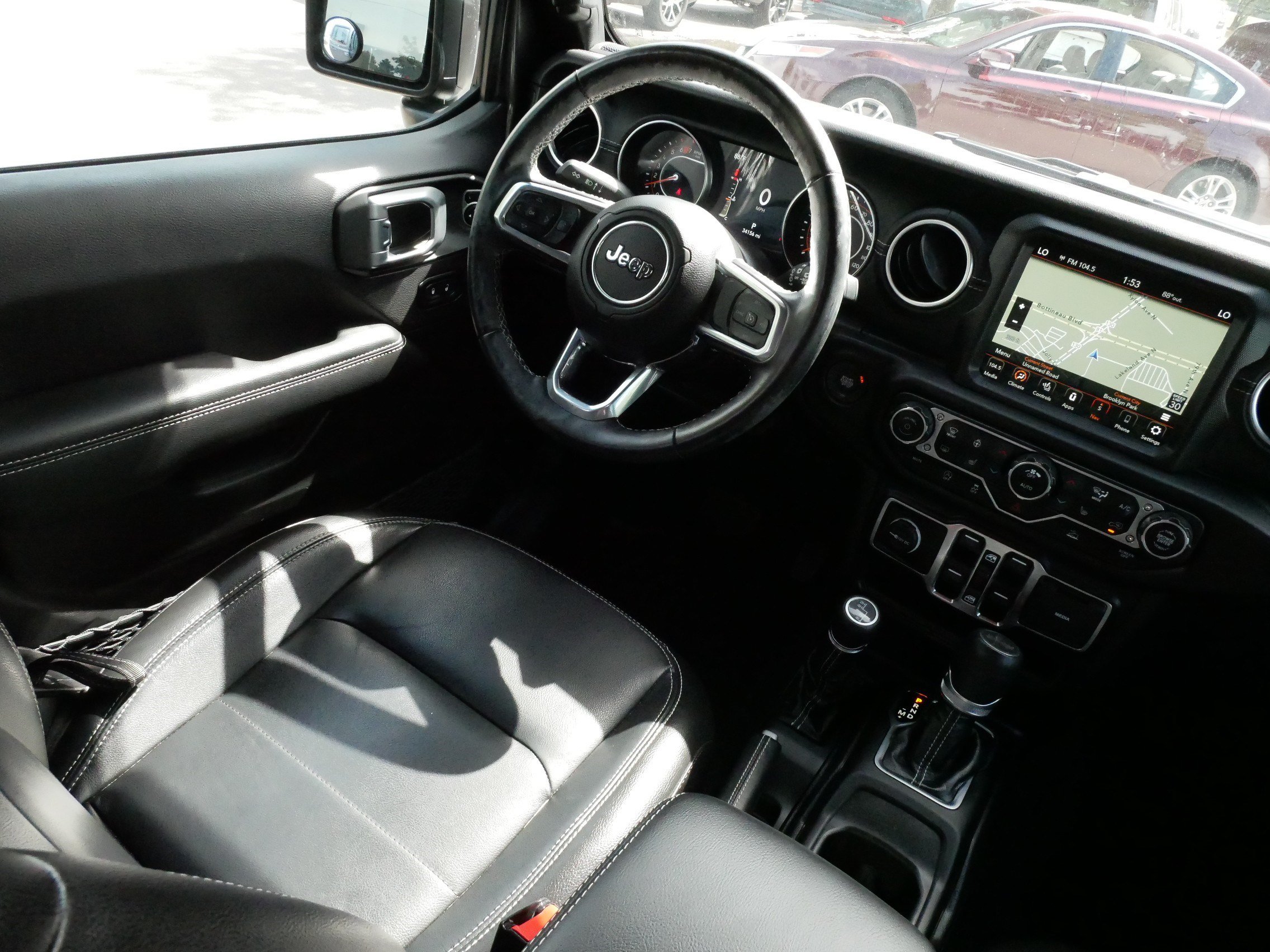 Used 2022 Jeep Wrangler Unlimited Sahara w/ Cold Weather Group AWD/4WD image 9