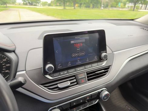 Used 2023 Nissan Altima 2.5 SR FWD image 15