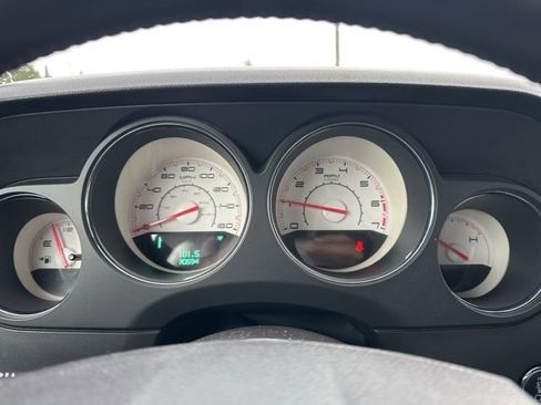 Used 2011 Dodge Challenger R/T image 27