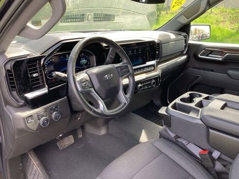 Used 2023 Chevrolet Silverado 1500 RST AWD/4WD image 6