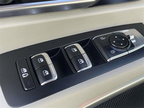 New 2025 Kia Telluride S image 30