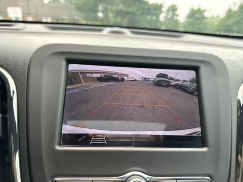 Used 2023 Chevrolet Equinox RS AWD/4WD image 19