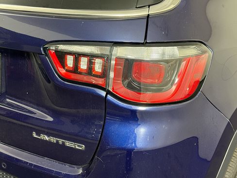 Used 2018 Jeep Compass Limited w/ Navigation Group image 34