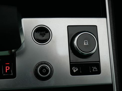 Used 2023 Land Rover Range Rover First Edition image 33