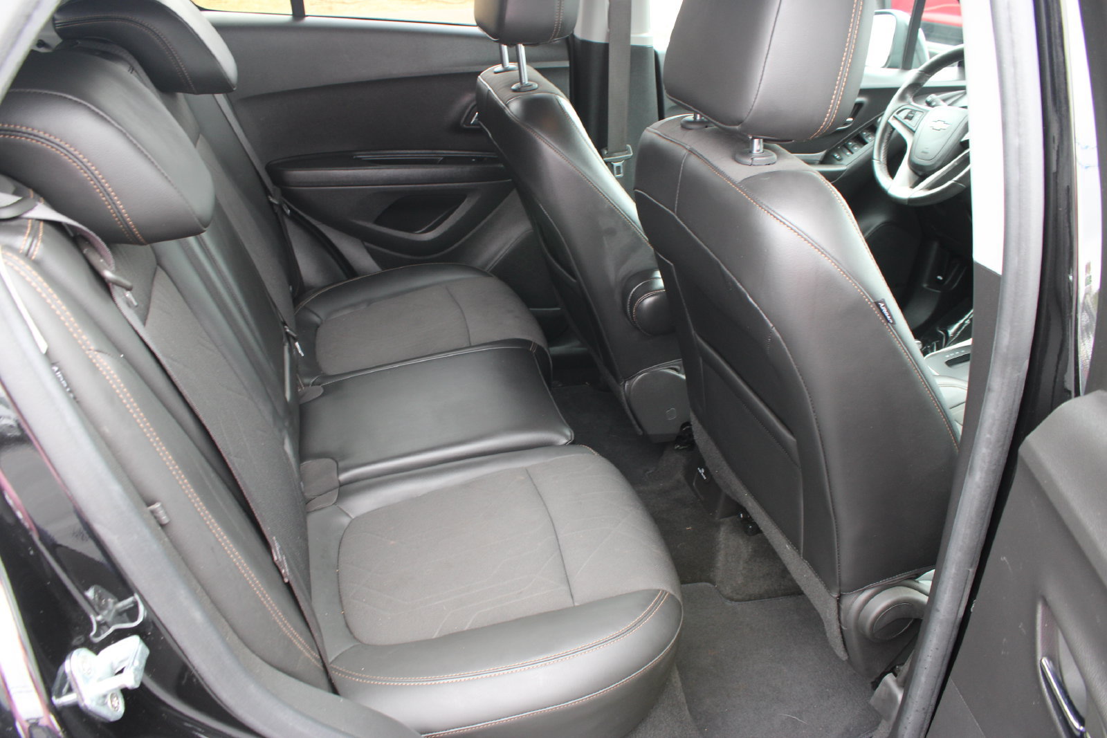 Used 2022 Chevrolet Trax LT w/ Midnight Edition AWD/4WD image 22