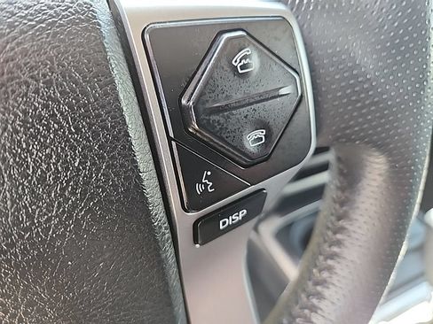 Used 2019 Toyota 4Runner SR5 AWD/4WD image 11
